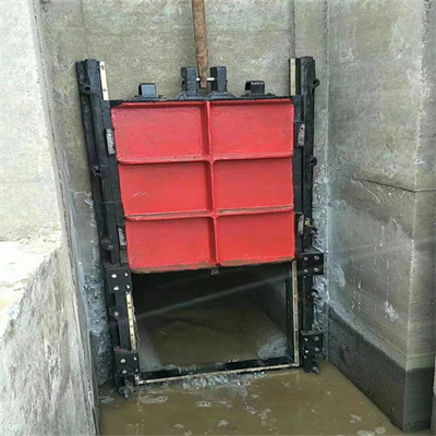 <b>鑄鐵鑲銅閘門</b>